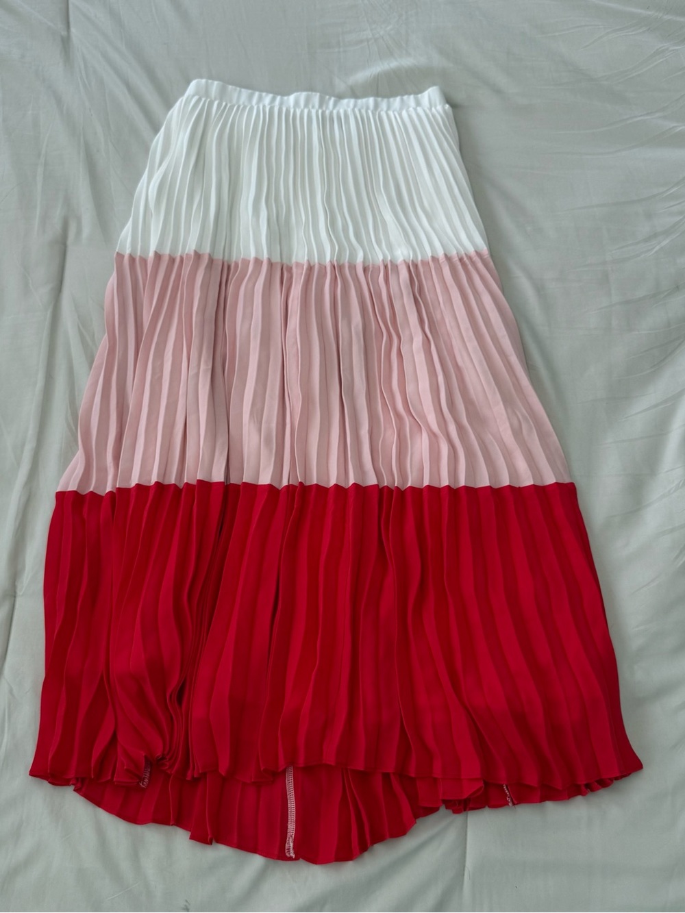 Lulu's Tri-Tone Pleated Midi Skirt in White, Pink & Red size S